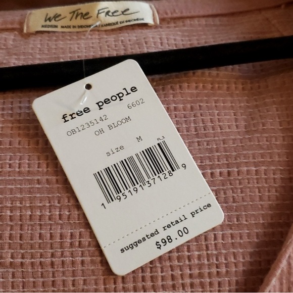 NWT. Free People - We the Free Oh Bloom top in dusty rose. Size Medium. - Picture 2 of 3